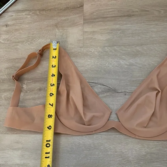 Skims NO SHOW UNLINED DEMI BRA in nude - Picture 2 of 9